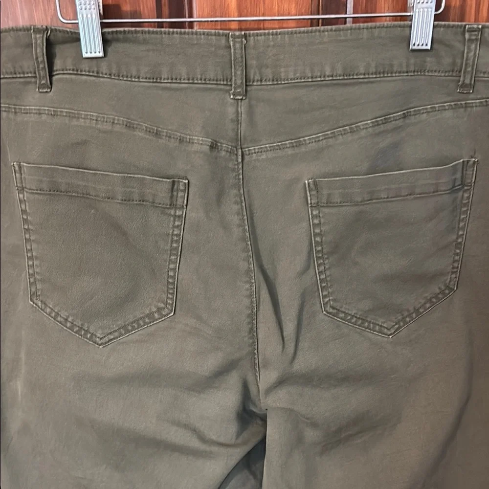 Old Navy Olive Green Pants - Picture 2 of 3